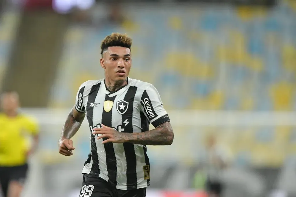 Igor Jesus em ação pelo Botafogo. Foto: Thiago Ribeiro/AGIF
