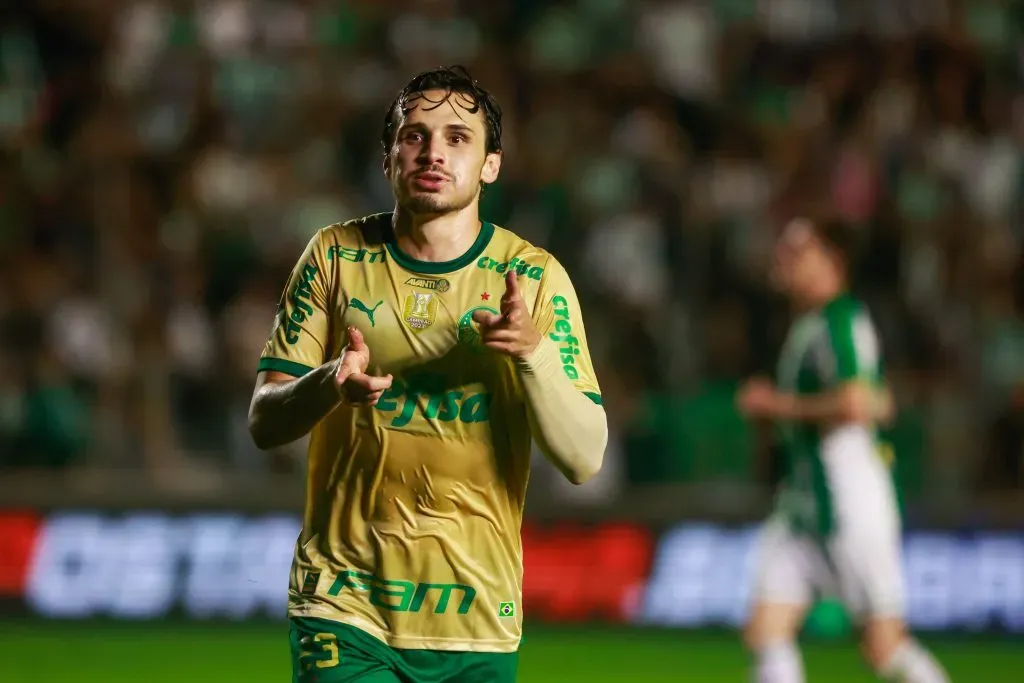 Veiga comemora gol diante do Juventude. Foto: Luiz Erbes/AGIF