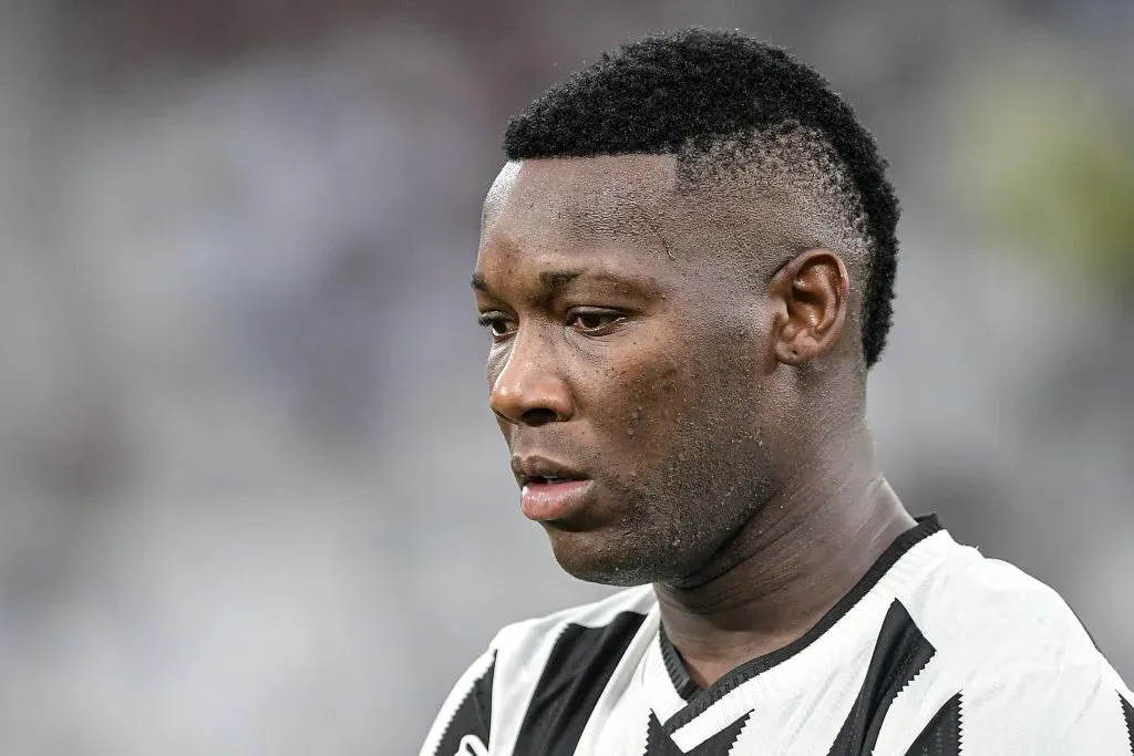 RJ – RIO DE JANEIRO – 26/01/2025 – CARIOCA 2025, BOTAFOGO X BANGU – Patrick de Paula jogador do Botafogo durante partida contra o Bangu no estadio Engenhao pelo campeonato Carioca 2025. Foto: Thiago Ribeiro/AGIF