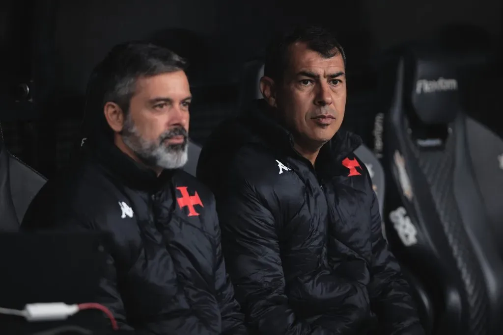 Carille no comando do Vasco na derrota para o Corinthians. Foto: Ettore Chiereguini/AGIF