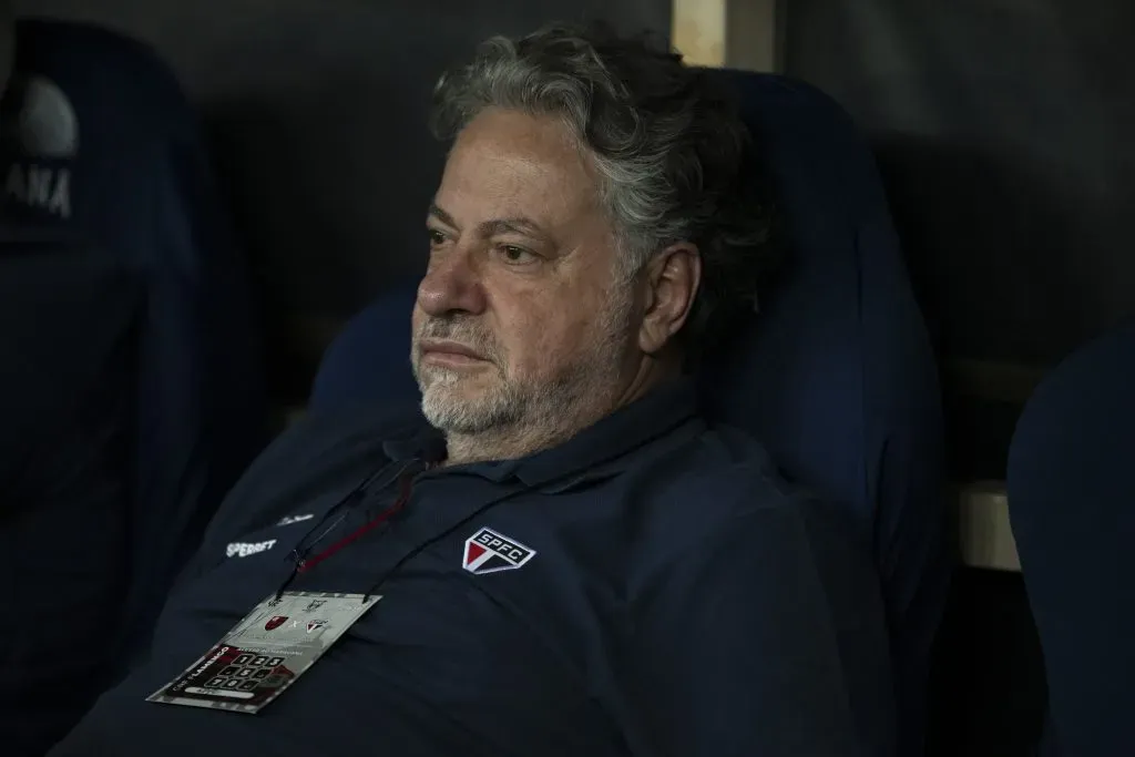 RJ – RIO DE JANEIRO – 17/04/2024 – BRASILEIRO A 2024, FLAMENGO X SAO PAULO – Julio Casares presidente do Sao Paulo antes da partida contra o Flamengo no estadio Maracana pelo campeonato Brasileiro A 2024. Foto: Jorge Rodrigues/AGIF