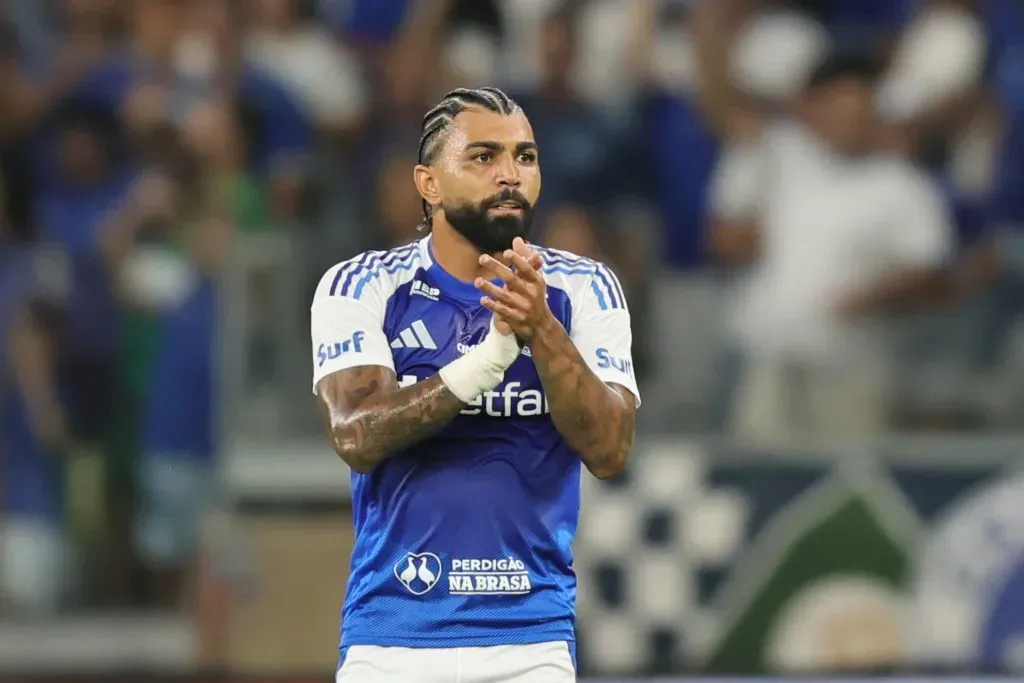 Gabigol em ação pela Raposa. Foto: Gilson Lobo/AGIF