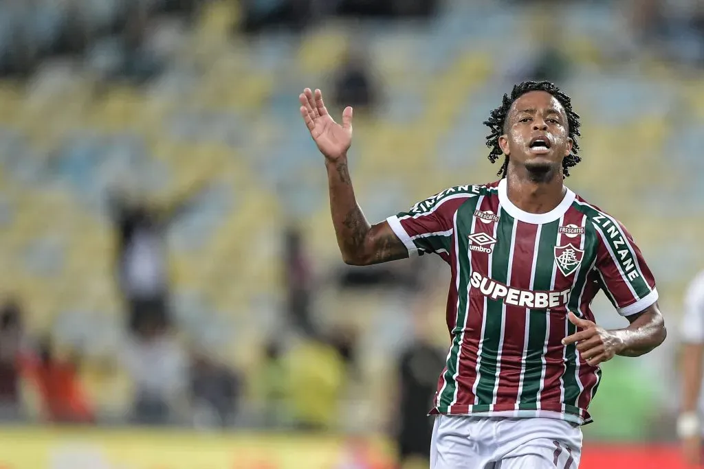 Keno comemora seu gol contra a Aparecidense. Foto: Thiago Ribeiro/AGIF