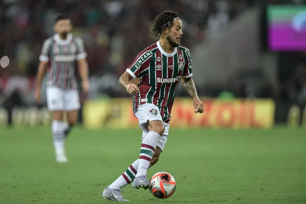 Guga, lateral-direito do Fluminense – Foto: Thiago Ribeiro/AGIF