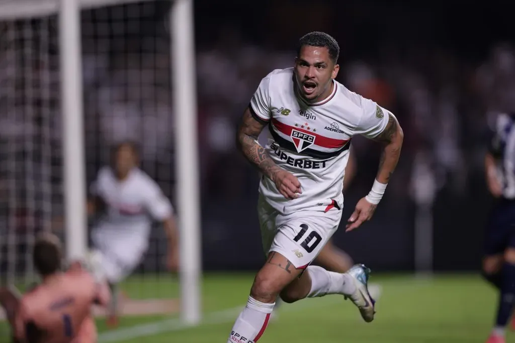 Luciano comemora seu gol pelo São Paulo na Libertadores. Foto: Ettore Chiereguini/AGIF