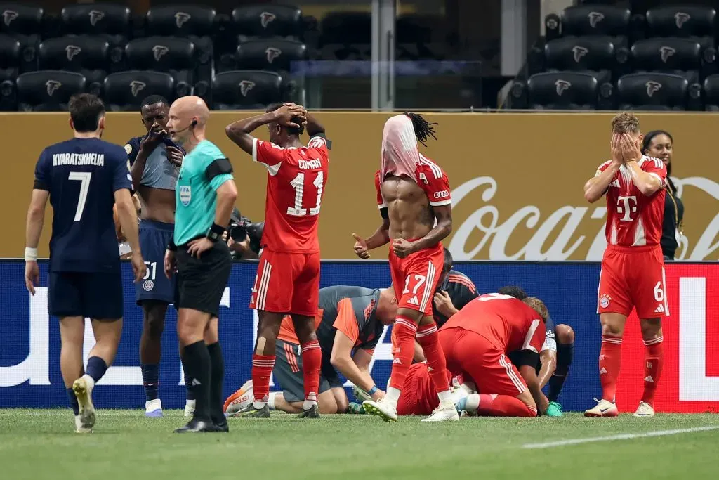 Momento da lesão de Musiala. Photo by Alex Grimm/Getty Images)
