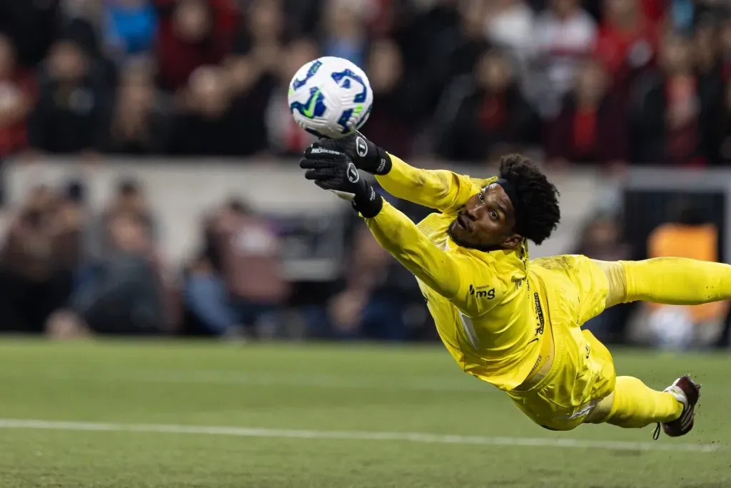 Hugo Souza em ação pelo Corinthians. Foto: Paulo De Tarso/AGIF