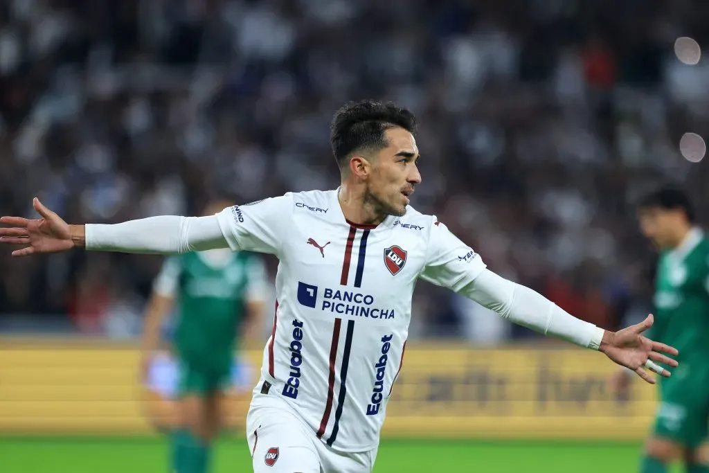 QUITO, ECUADOR – OCTOBER 23: Lisandro Alzugaray of LDU de Quito celebrates after scoring the team’s second goal via penalty during the Copa CONMEBOL Libertadores 2025 first-leg semifinal match between LDU Quito and Palmeiras at Rodrigo Paz Delgado Stadium on October 23, 2025 in Quito, Ecuador. (Photo by Franklin Jacome/Getty Images)