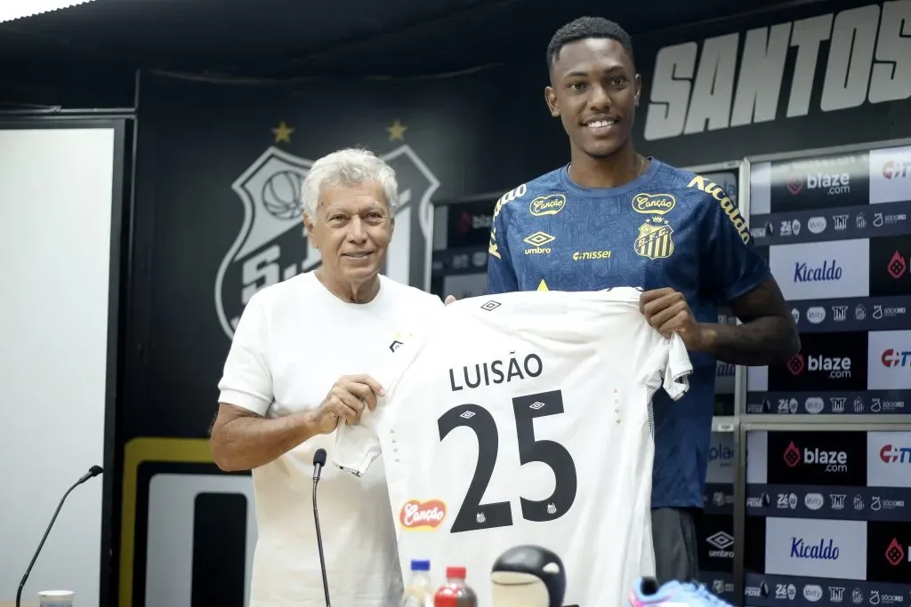 Luisão na apresentação pelo Santos. Foto: Reinaldo Campos/AGIF
