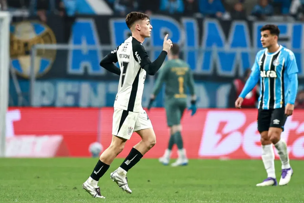 Breno Bidon comemora seu gol pelo Corinthians. Foto: Maxi Franzoi/AGIF