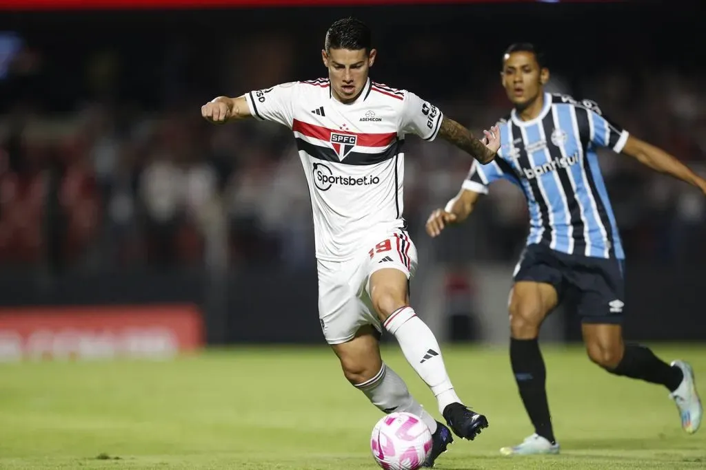 James Rodríguez jugando con São Paulo enfrentando a Gremio. Foto: James Rodríguez.