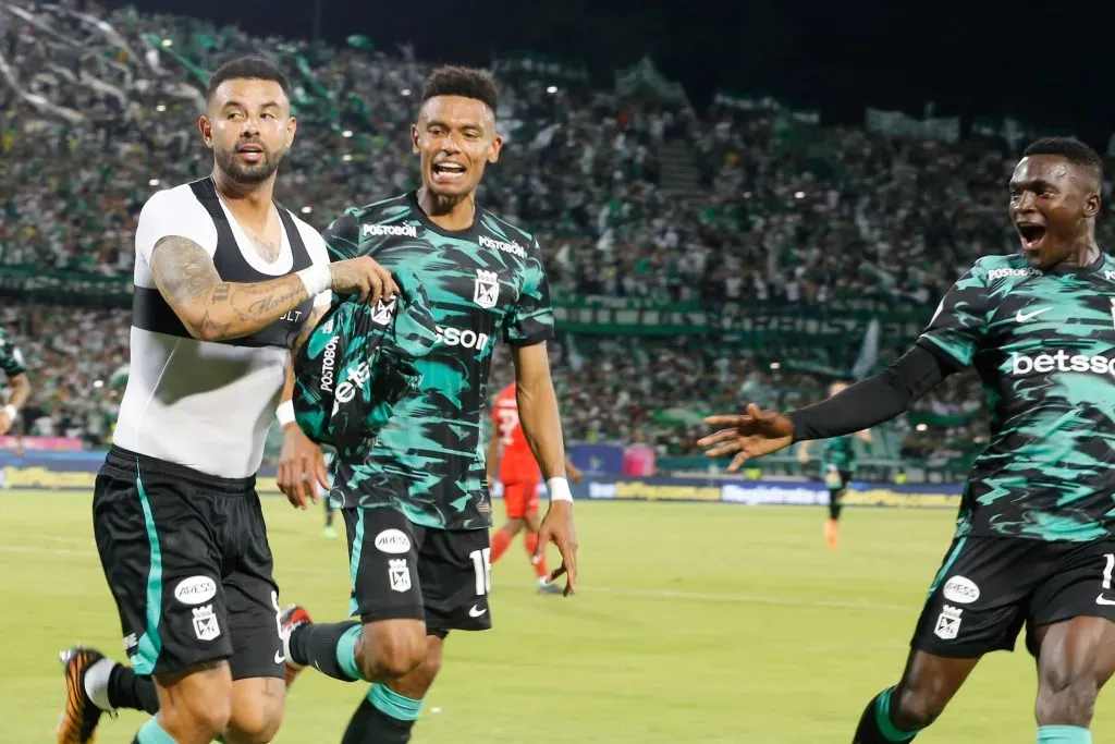 Jugadores de Atlético Nacional festejando ante América de Cali por la fecha 2 de la Liga BetPlay DIMAYOR II 2024. Foto: VizzorImage / Donaldo Zuluaga.