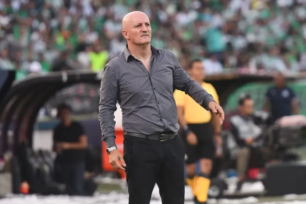 Pablo Repetto director técnico del Atlético Nacional ante América de Cali por la fecha 2 de la Liga BetPlay DIMAYOR II 2024. Foto: VizzorImage / Luis Benavides.