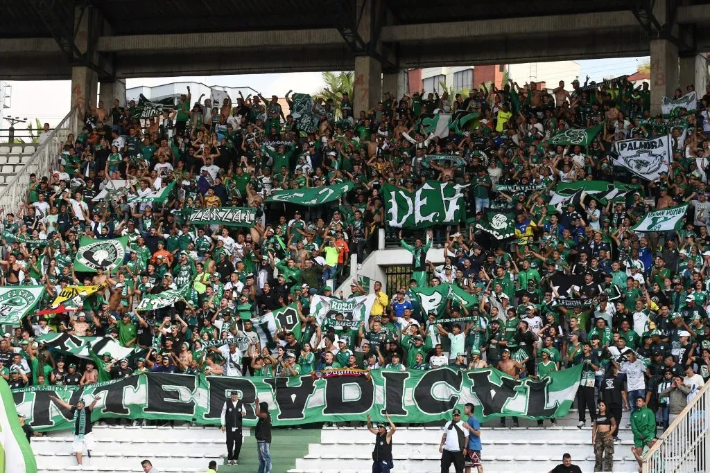 Hinchas del Deportivo Cali ante Once Caldas por la fecha 10 de la Liga BetPlay DIMAYOR II 2024. Foto: VizzorImage / Daniel Ocampo.