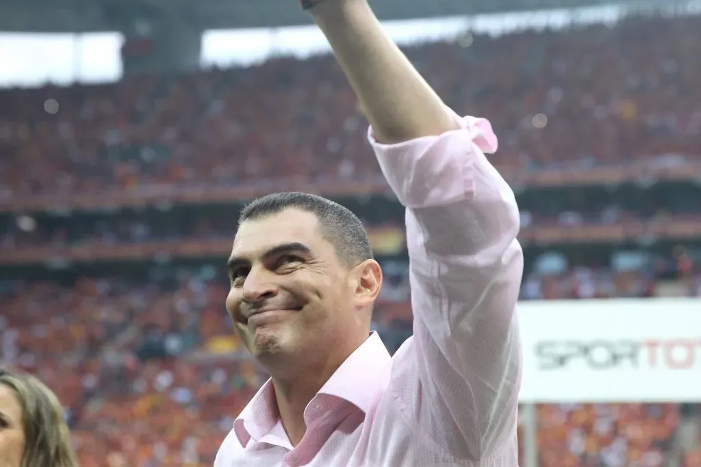 Faryd Mondragón en el estadio del Galatasaray. Foto: Imago.