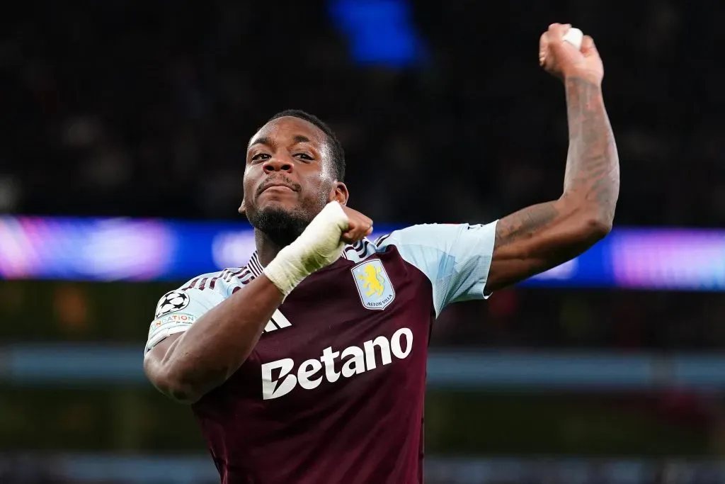 Jhon Jader Durán celebra la victoria de Aston Villa en Champions League ante Bayern Múnich / IMAGO.