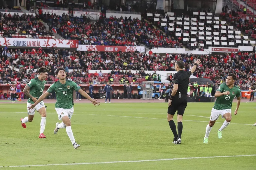 Miguel Terceros celebra con Bolivia contra Chile por las eliminatorias al mundial de 2026. Foto: Imago.