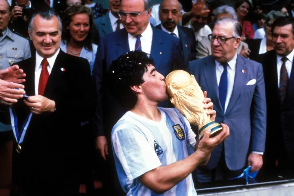 Diego Armando Maradona lifts the Wolrd Cup in 1986. CDU / BR Deutschland/ IMAGO