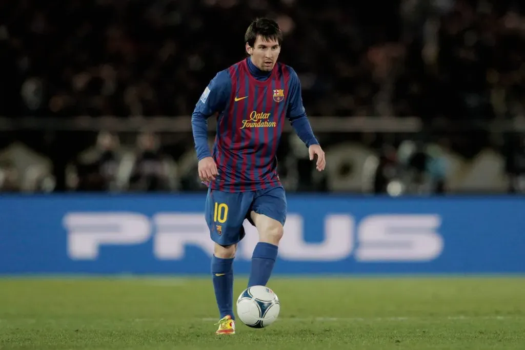 Lionel Messi of Barcelona  controls the ball during the FIFA Club World Cup Final match between Santos and Barcelona. Lintao Zhang/Getty Images