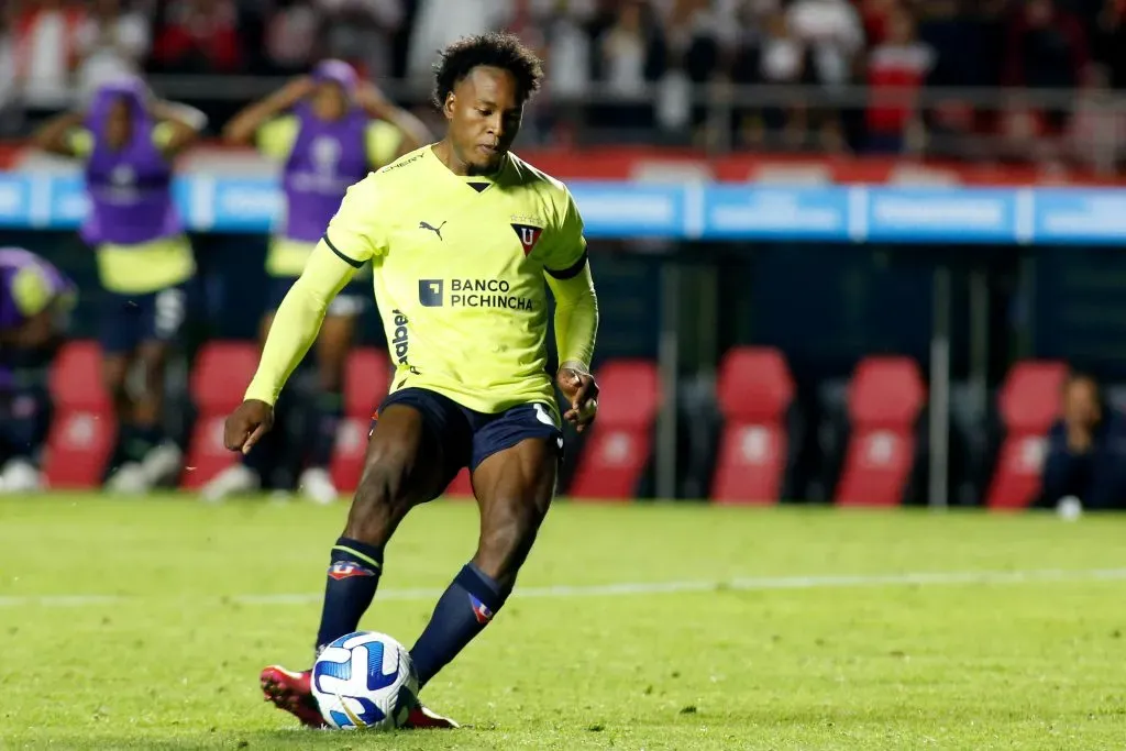 Jhojan Julio anotó el gol de la victoria para Liga de Quito en la tanda de penales contra Sao Paulo. (Foto: GettyImages)