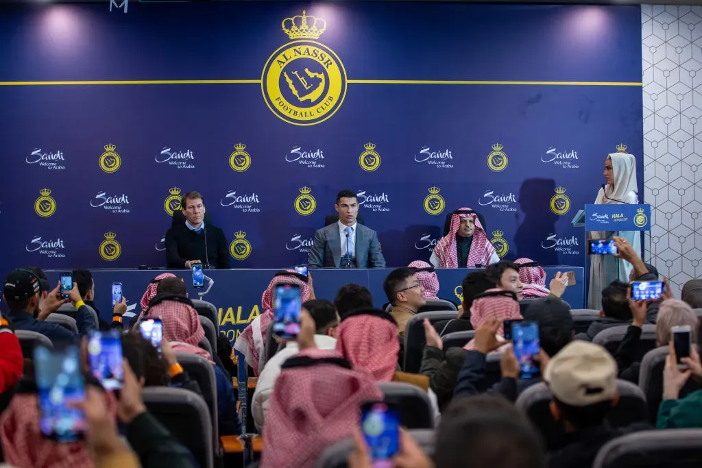 Rudi García en la presentación de CR7 en Al Nassr. (Foto: Getty)