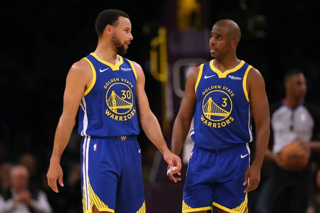Stephen Curry y Chris Paul, jugadores de los Warriors (Getty Images).
