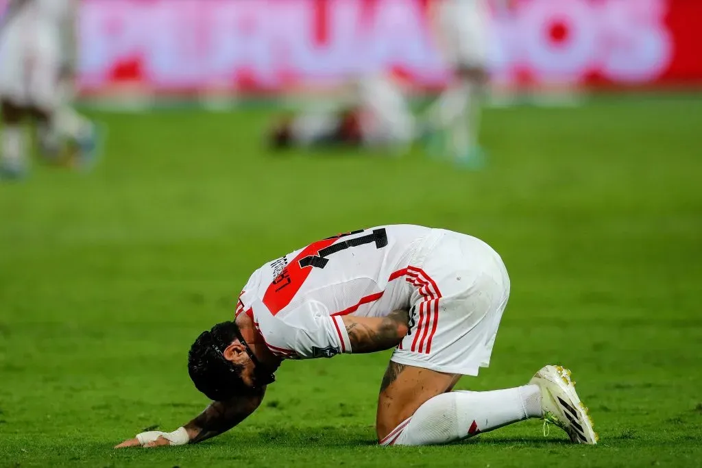 Gianluca Lapadula sufriendo el empate contra Venezuela. (Foto: Getty).