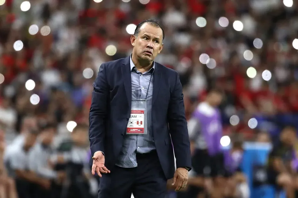 Juan Reynoso en el partido amistoso contra Corea del Sur. (Foto: Getty).