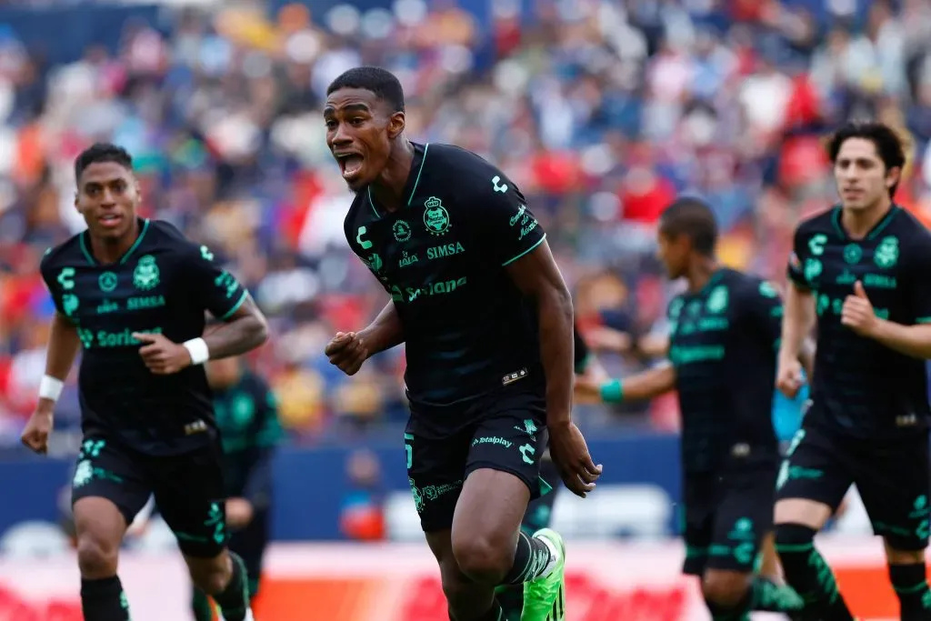 Félix Torres es uno de los mejores centrales del fútbol ecuatoriano en la actualidad. (Foto: GettyImages)