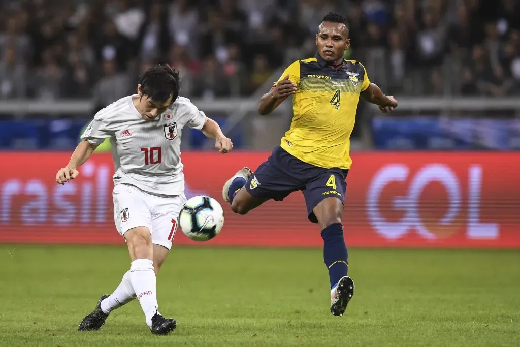 Pedro Pablo Velasco con la Selección de Ecuador en un amistoso. Foto: Getty.