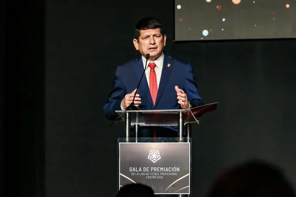 Agustín Lozano en la última ceremonia de Liga 1. (Foto: Liga 1).