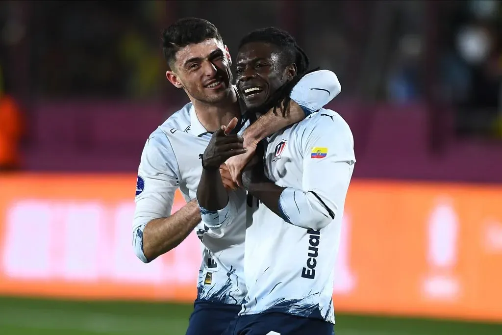 Ricardo Adé y Facundo Rodríguez fueron los mejores centrales del 2023. Foto: Getty.