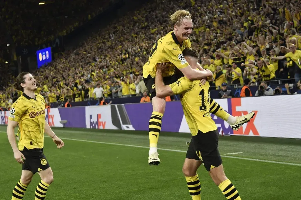 La celebración de los jugadores del Borussia Dortmund tras el tanto de Niclas Füllkrug vs. PSG en la Semifinal de ida de la UEFA Champions League.