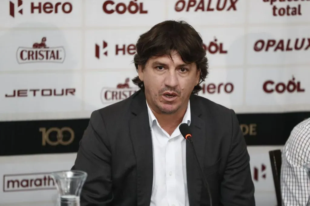 Jean Ferrari en conferencia de prensa. (Foto: Universitario de Deportes).