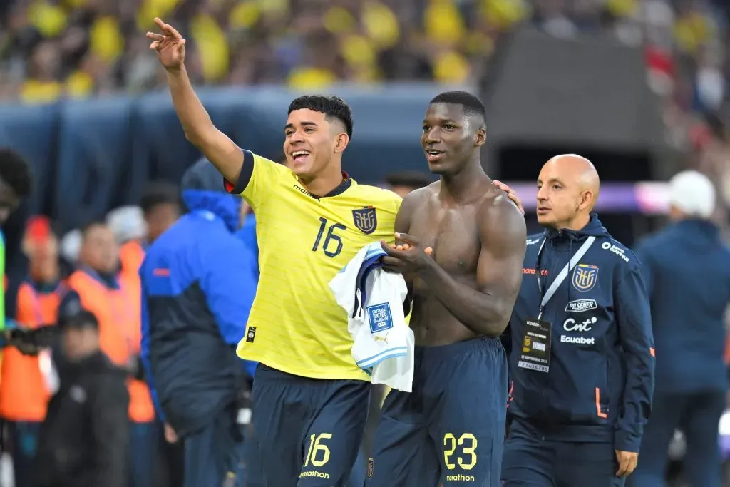 Kendry Páez y Moisés Caicedo pasarán a ser compañeros en la Selección de Ecuador y en el Chelsea. Foto: Getty.