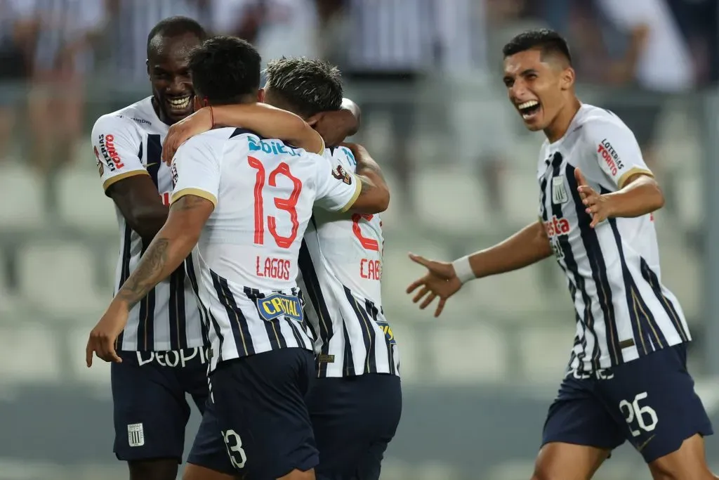 Alianza Lima en un gol de Catriel Cabellos. (Foto: IMAGO).