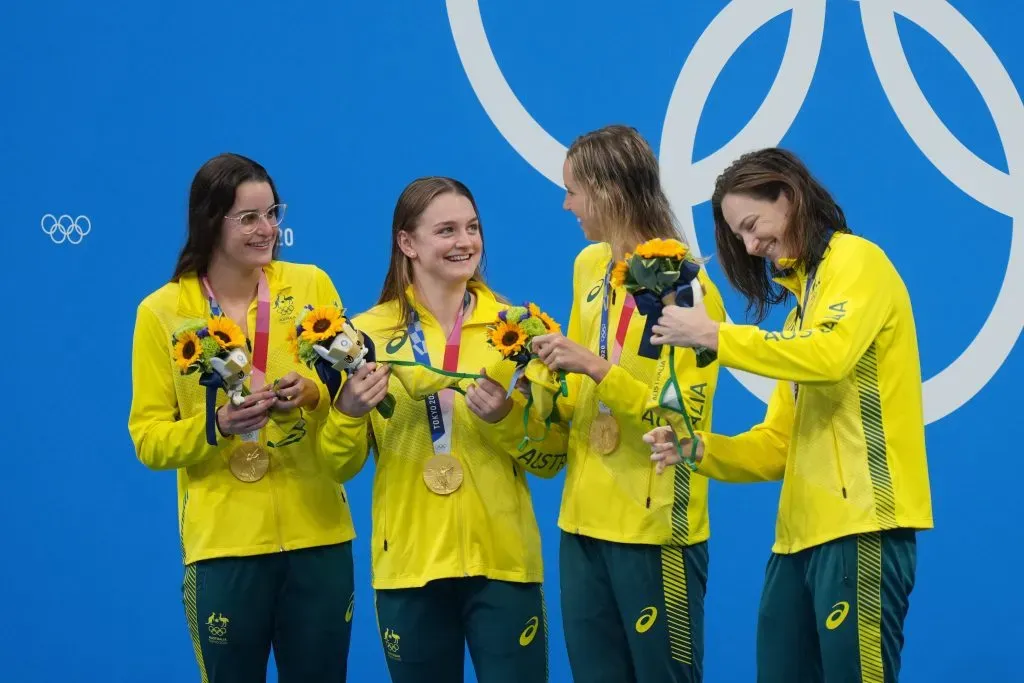Kaylee McKeown, Chelsea Hodges, Emma McKeon y Cate Campbell poseen el récord olímpico en 4×100 metros de estilos.