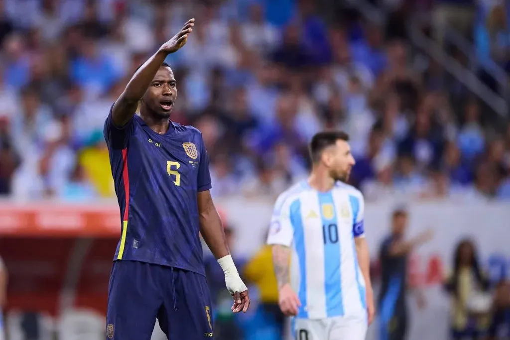 William Pacho también viene de una buena Copa América. (Foto: Imago)