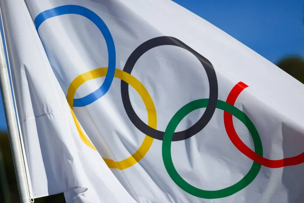 La bandera olímpica está presente en cada edición de los Juegos Olímpicos desde Amberes 1920. (Imago)