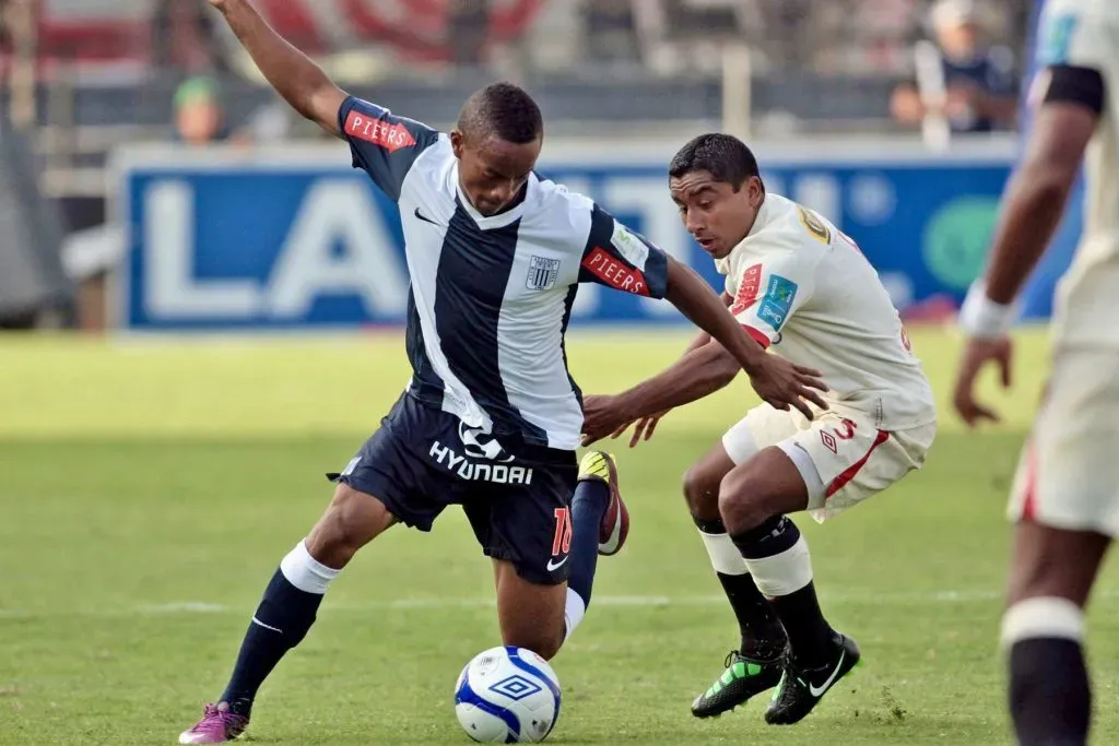 André Carrillo jugando contra Universitario. (Foto: Twitter).