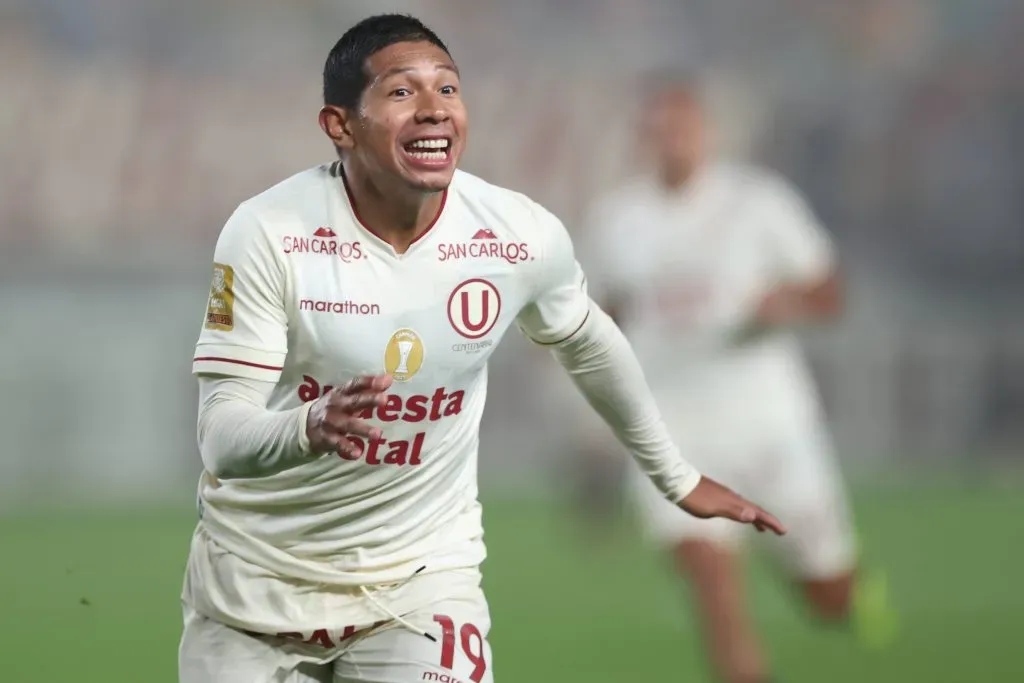 Edison Flores jugando la Liga 1. (Foto: IMAGO).