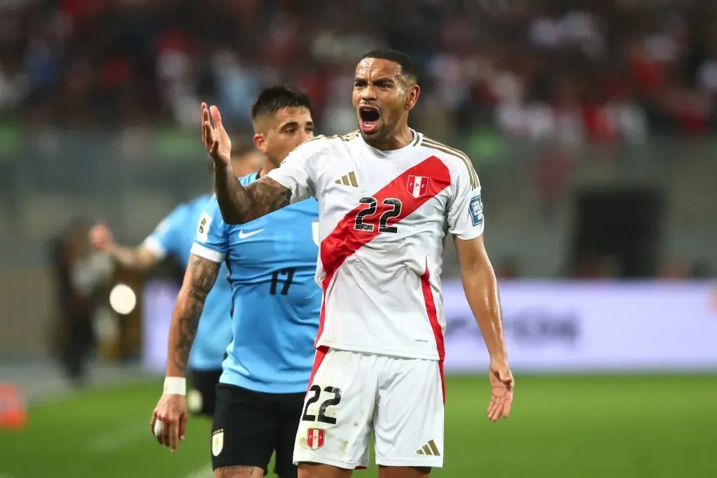 Perú le ganó sobre el final a Uruguay. (Foto: Imago)