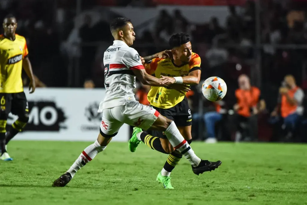 Joao Rojas se lesionó ante Sao Paulo. (Foto: Imago)