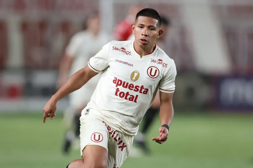 Edison Flores lleva año y medio en Universitario. (Foto: Imago)