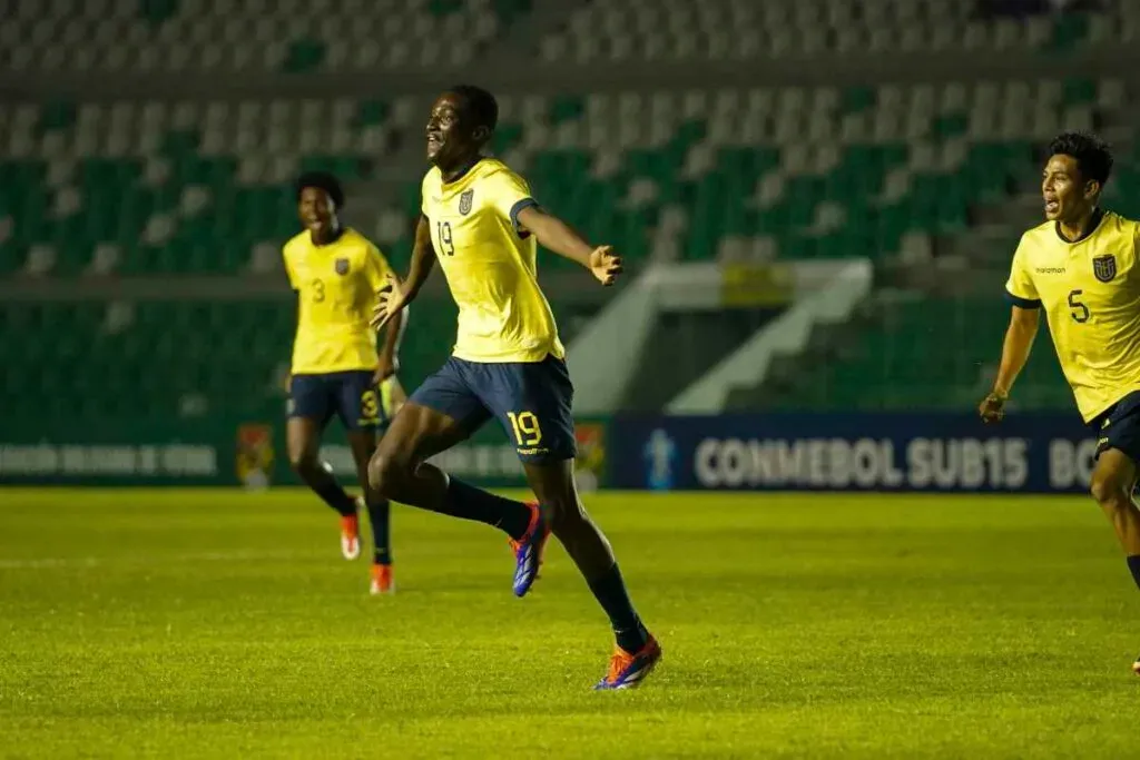 Juan Riquelme Angulo fue el segundo máximo goleador del Sudamericano.