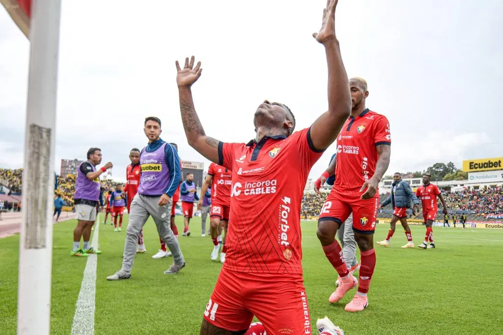 El Nacional está en la final de la Copa Ecuador y le debe más de 3 meses de salario a sus jugadores. (Foto: Imago)