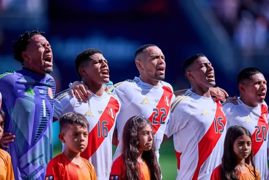 Alexander Callens en la Selección Peruana. (Foto: IMAGO).