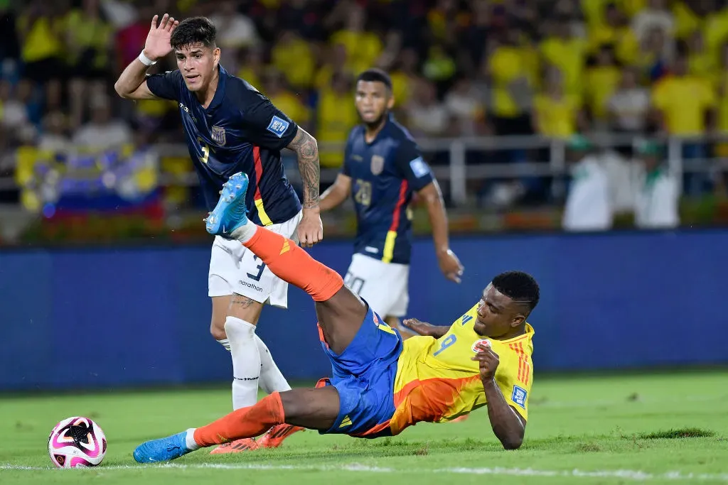 Piero Hincapié fue expulsado en el partido de Ecuador vs Colombia. (Foto: Imago)