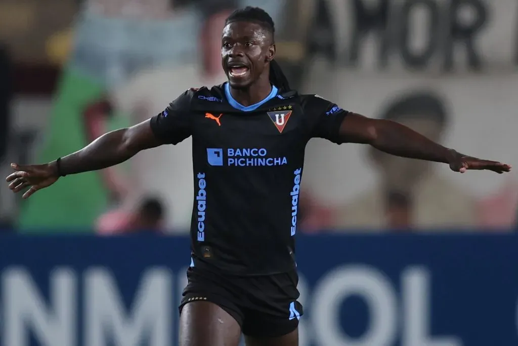 Adé se va a jugar la Copa de Oro y no estará en la LigaPro. (Foto: Imago)