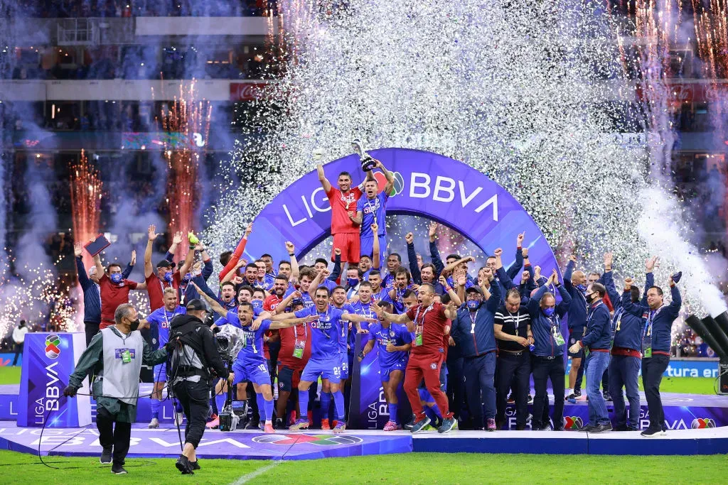 Cruz Azul campeón Clausura 2021 con Brayan Angulo. Foto: Getty.